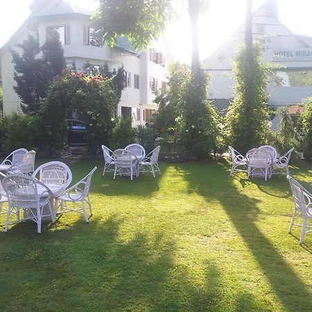 Hotel Mirage Srīnagar Exterior foto