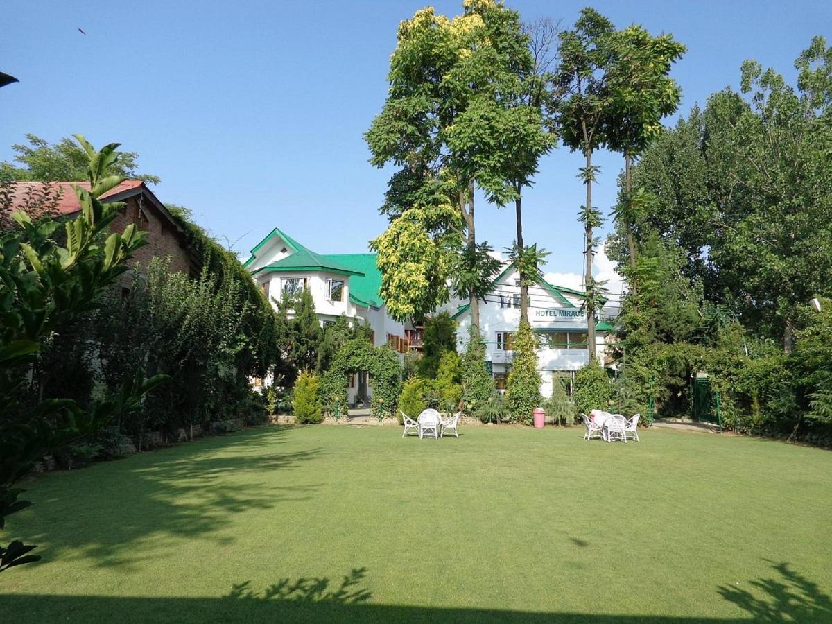Hotel Mirage Srīnagar Exterior foto